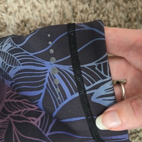 Title Nine Mad Dash Reversible Spandex Shorts Size XS 4 in inseam - Picture 3 of 11